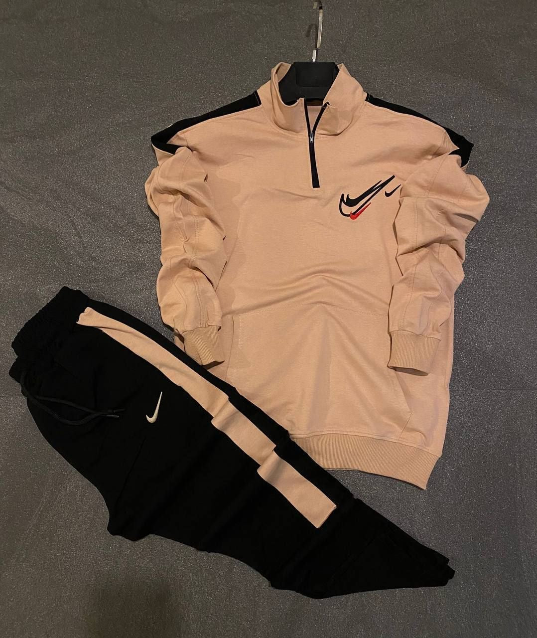 Conjunto Deportivo N-12 (1656034)